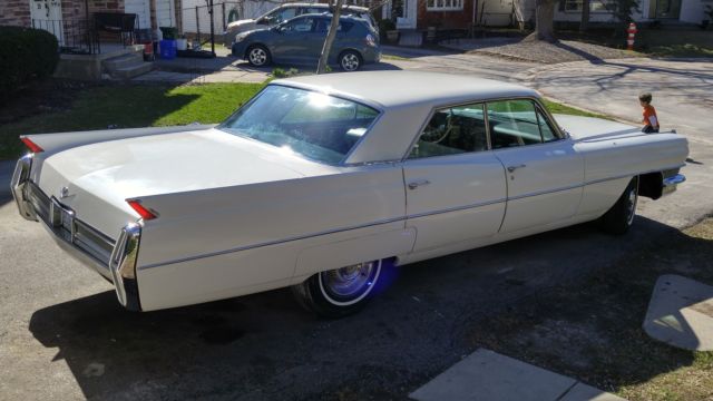 1964 White Cadillac Series 62 Sedan