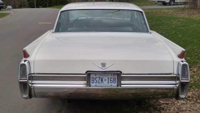 1964 White Cadillac Series 62 Sedan