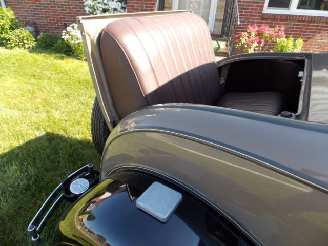 1930 Copra Drab, Chicle Drab Ford Model A Coupe