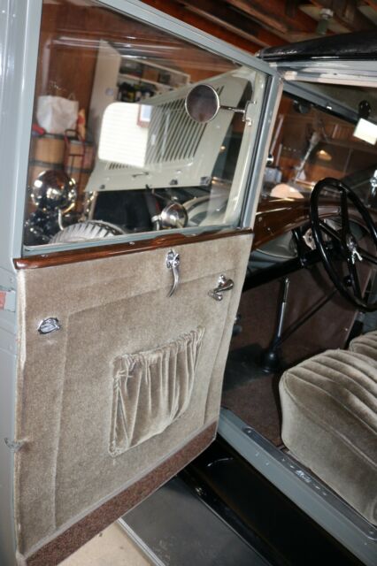 1931 Chicle Drab & Copra Drab & Tacoma Cream Wheels & Pin Stripping Ford Model A Tudor Sedan De Luxe