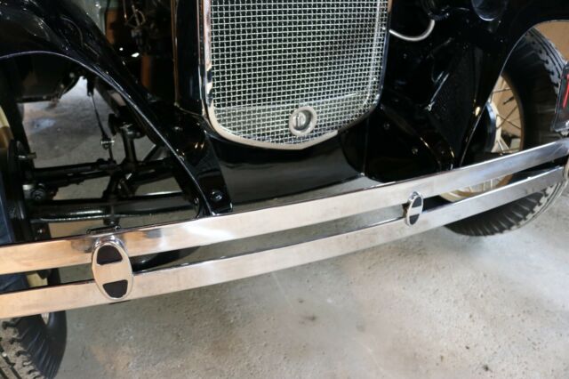 1931 Chicle Drab & Copra Drab & Tacoma Cream Wheels & Pin Stripping Ford Model A Tudor Sedan De Luxe