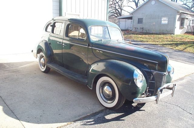 1940 Green Ford 4.DR SEDAN SEDAN