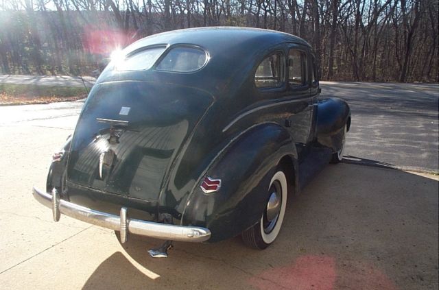 1940 Green Ford 4.DR SEDAN SEDAN