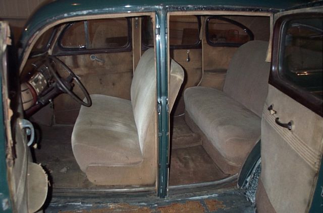 1940 Green Ford 4.DR SEDAN SEDAN