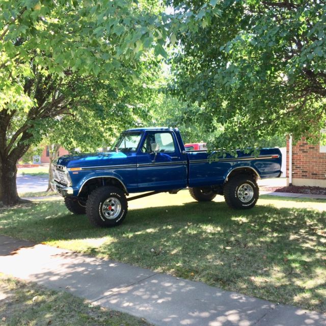 1973 Blue Ford 3/4 Ton Pickup Cab & Chassis