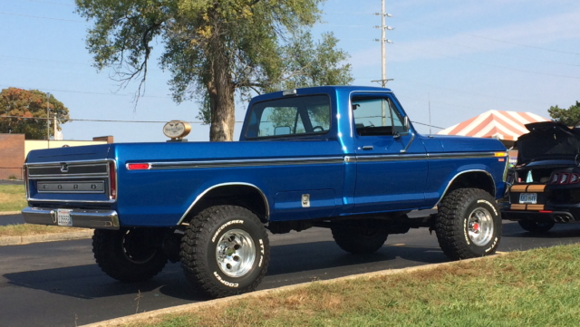 1973 Blue Ford 3/4 Ton Pickup Cab & Chassis