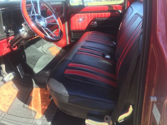 1977 Gold and burgundy Ford F-100 Standard Cab Pickup