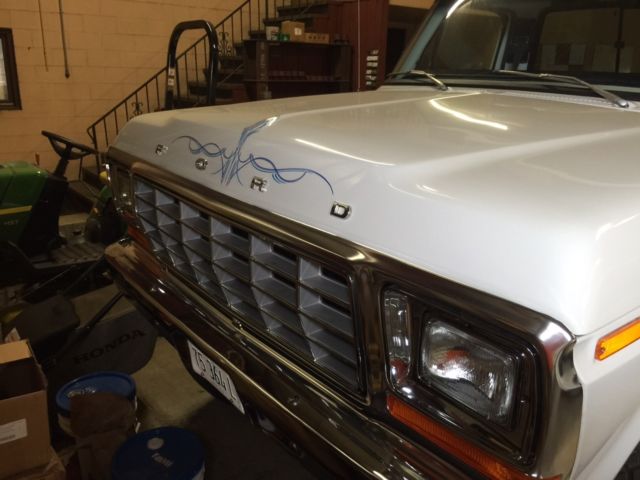 1979 white Ford F-250 Standard Cab Pickup