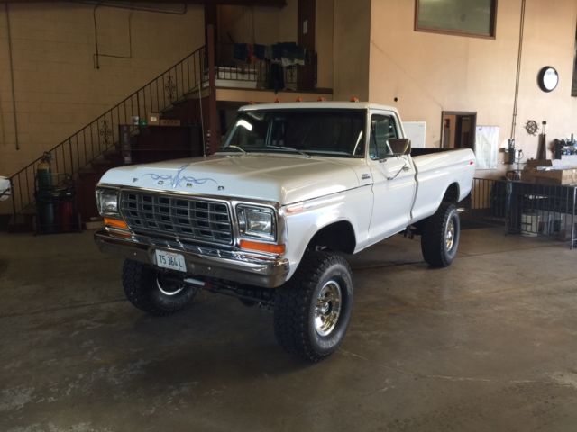 1979 white Ford F-250 Standard Cab Pickup