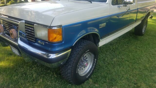 1990 White with Blue stripe - two tone Ford F-250 Extended Cab Pickup