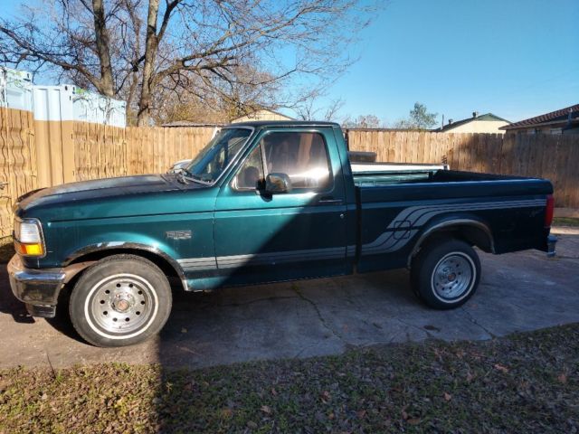 1994 Ford F-150 Standard Cab Pickup