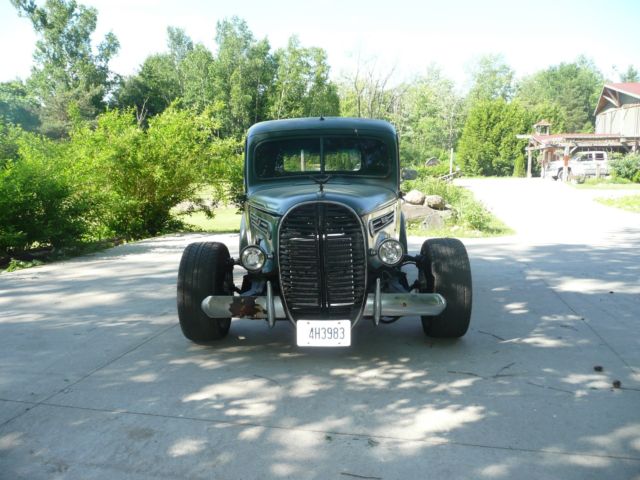 1939 green Ford F-450 Cab & Chassis
