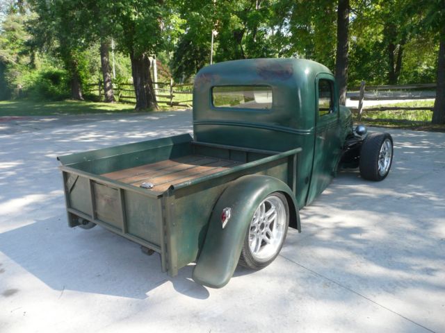 1939 green Ford F-450 Cab & Chassis