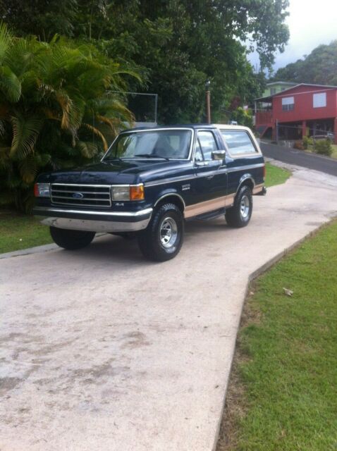 1989 Blue Ford Bronco