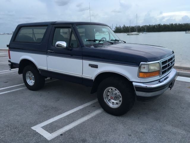 1994 TWO TONE. BLUE-WHITE TRIM Ford Bronco