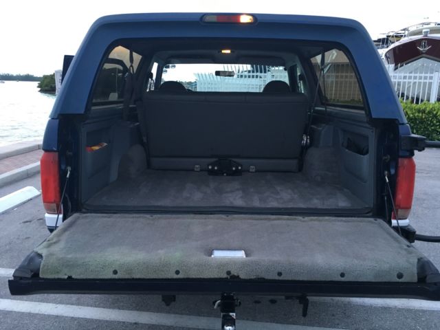 1994 TWO TONE. BLUE-WHITE TRIM Ford Bronco