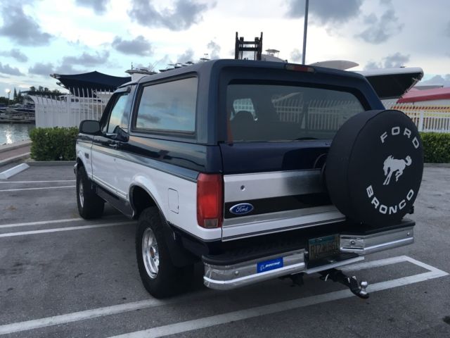 1994 TWO TONE. BLUE-WHITE TRIM Ford Bronco