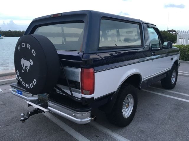 1994 TWO TONE. BLUE-WHITE TRIM Ford Bronco