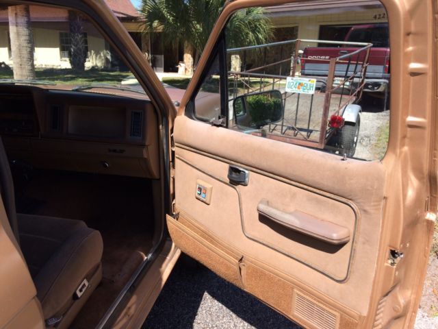 1987 Gold Ford Bronco II SUV