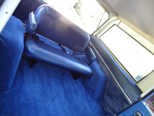 1972 Blue Ford Bronco SUV