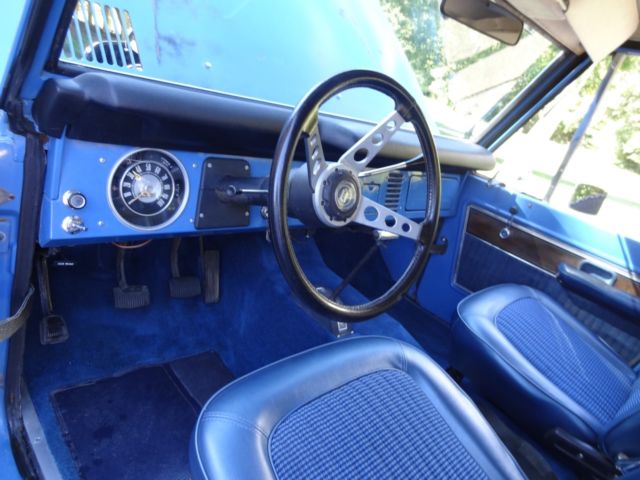 1972 Blue Ford Bronco SUV