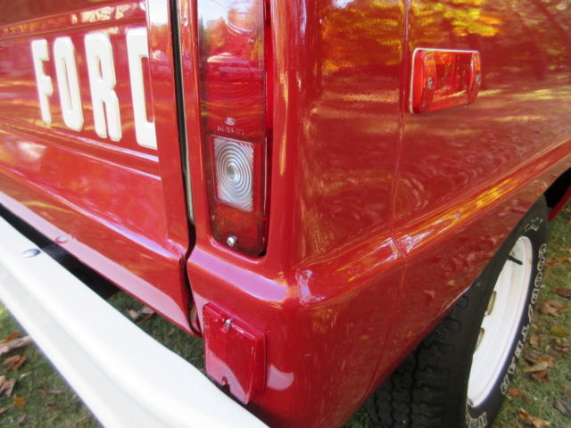 1972 Red/ White Ford Bronco