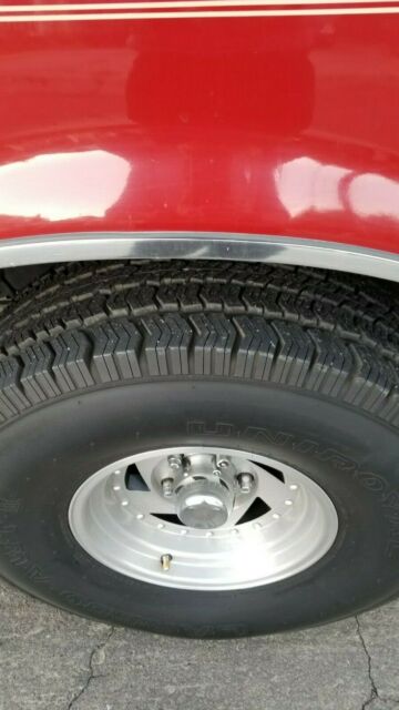 1989 Beige Ford Bronco SUV