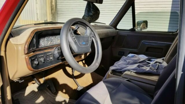 1989 Beige Ford Bronco SUV