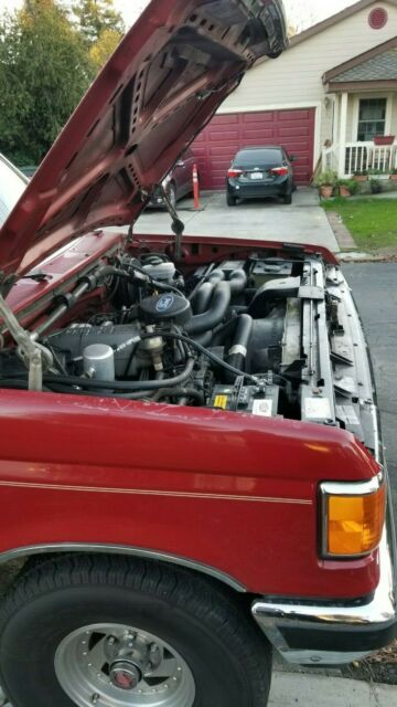 1989 Beige Ford Bronco SUV
