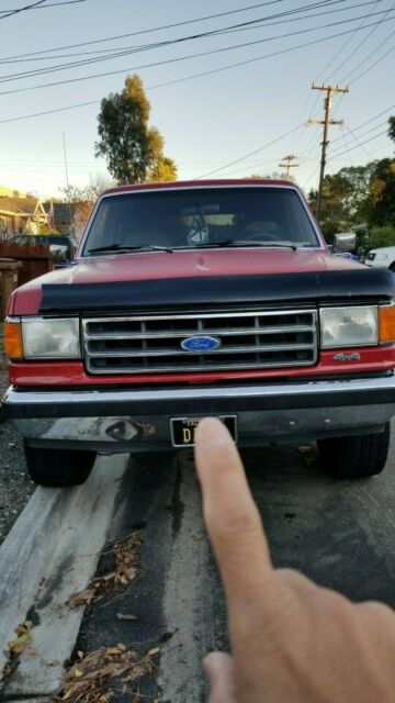 1989 Beige Ford Bronco SUV