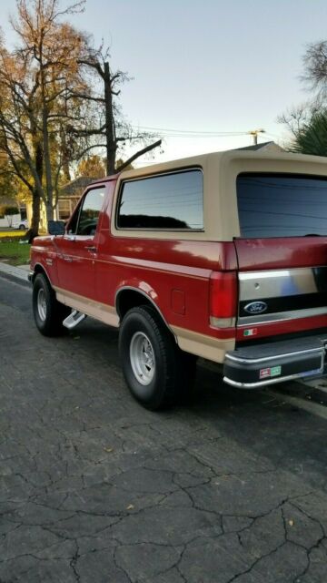 1989 Beige Ford Bronco SUV