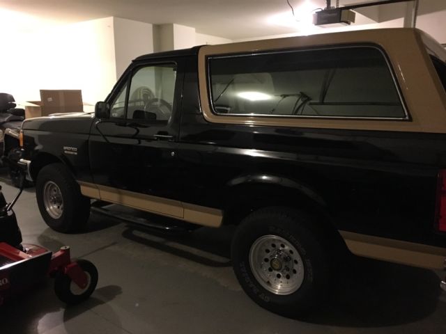 1994 (RARE) Desert Copper Metallic Ford Bronco SUV