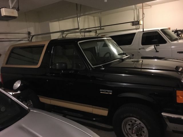 1994 (RARE) Desert Copper Metallic Ford Bronco SUV