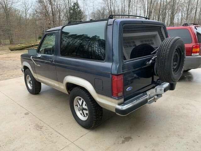 1990 Blue Ford Bronco II 2DR