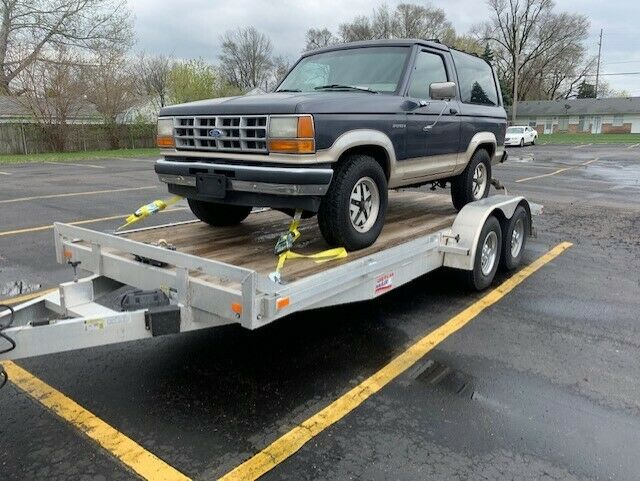 1990 Blue Ford Bronco II 2DR