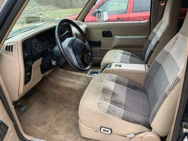 1990 Blue Ford Bronco II 2DR