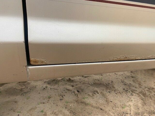 1990 Blue Ford Bronco II 2DR