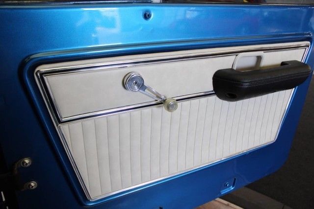 1972 Blue Ford Bronco SUV