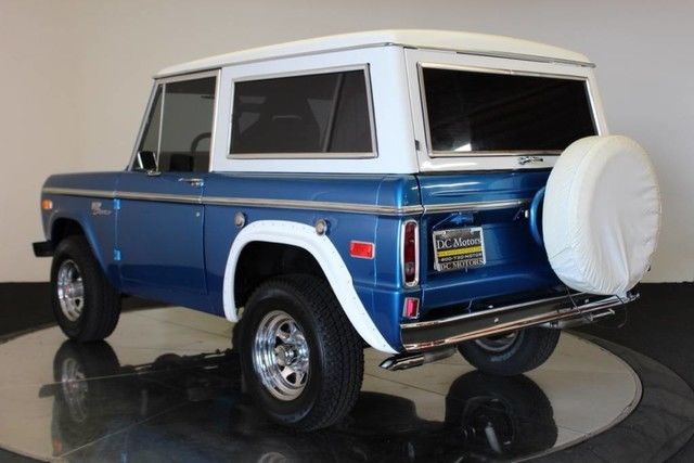 1972 Blue Ford Bronco SUV