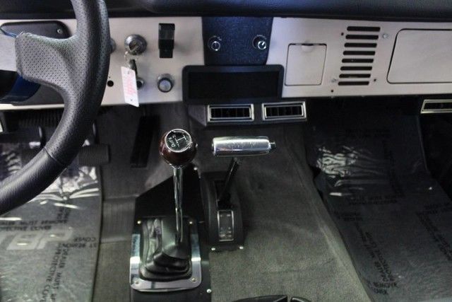 1972 Blue Ford Bronco SUV