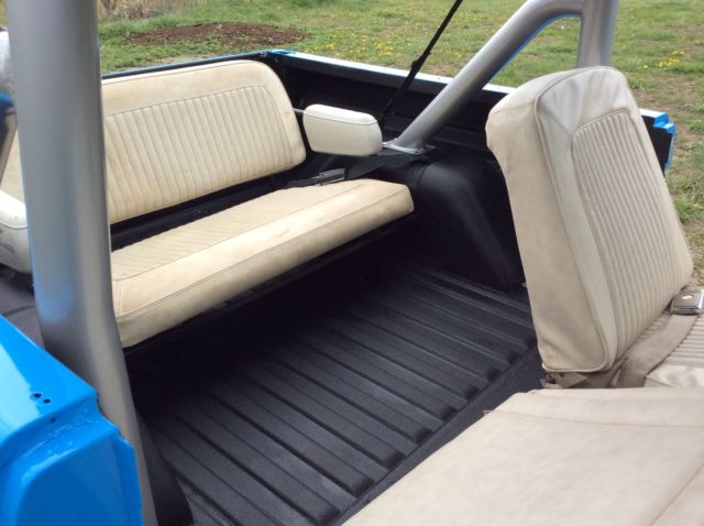 1971 Blue Ford Bronco SUV