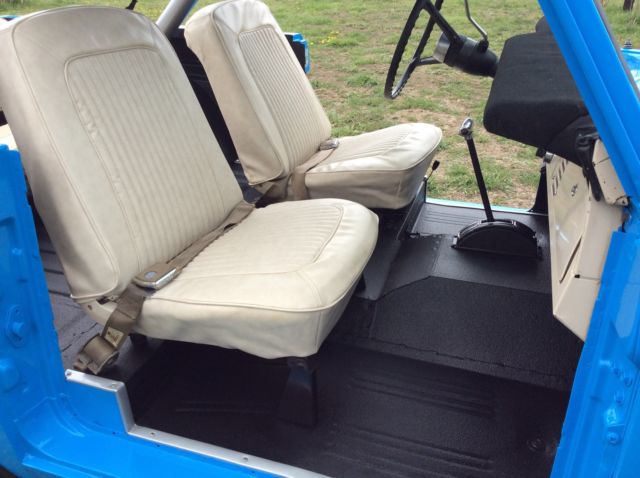 1971 Blue Ford Bronco SUV