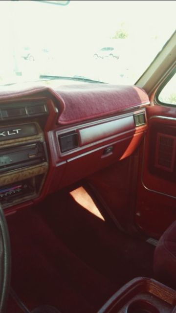 1989 Burgundy Ford Bronco SUV