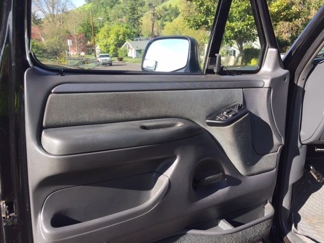 1993 RAVEN BLACK Ford Bronco Coupe