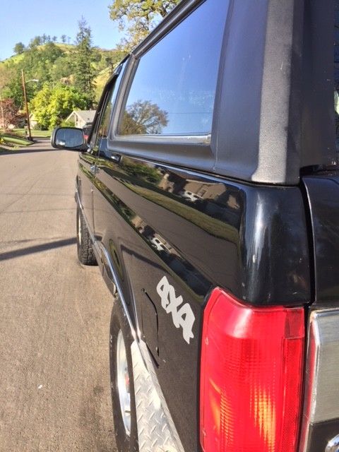 1993 RAVEN BLACK Ford Bronco Coupe