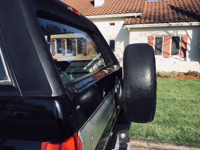 1993 RAVEN BLACK Ford Bronco Coupe