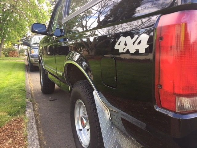 1993 RAVEN BLACK Ford Bronco Coupe