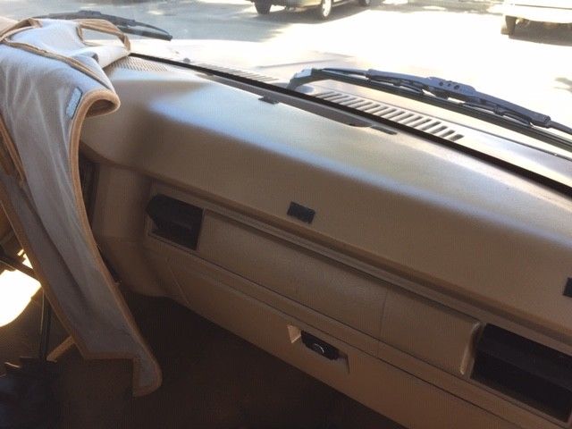 1986 Tan Ford Bronco SUV