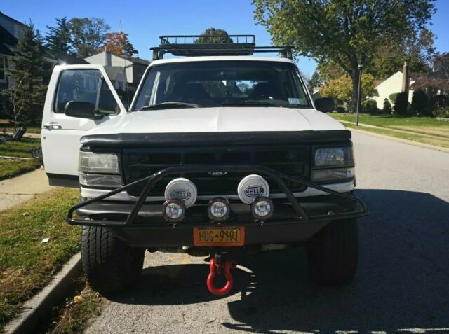 1992 White Ford Bronco