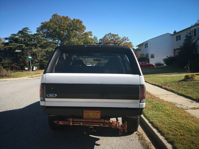 1992 White Ford Bronco
